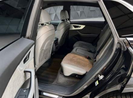 Audi - Q8