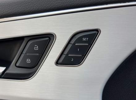 Audi - Q8