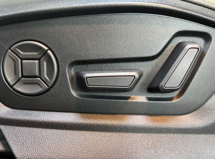 Audi - Q8