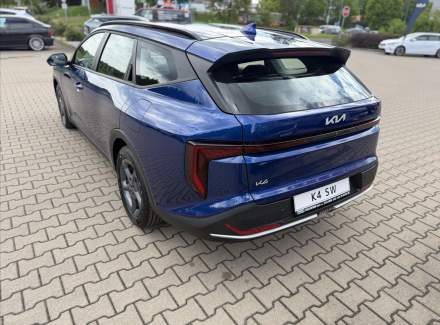 Kia - K4