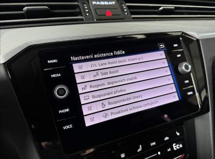 Volkswagen - Passat