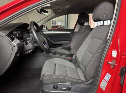 Volkswagen - Passat