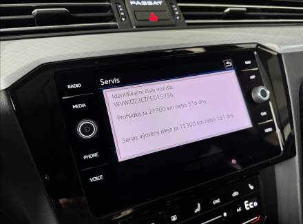 Volkswagen - Passat
