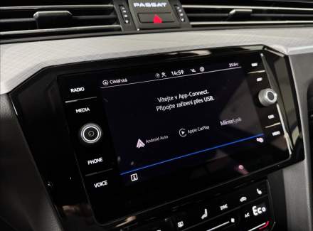 Volkswagen - Passat