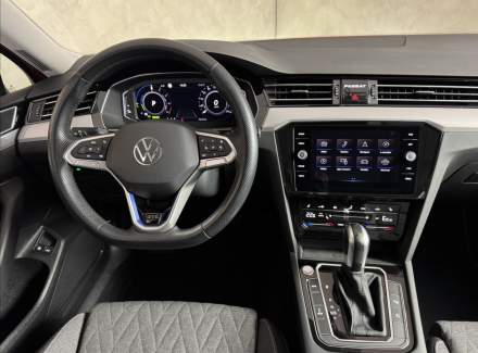 Volkswagen - Passat
