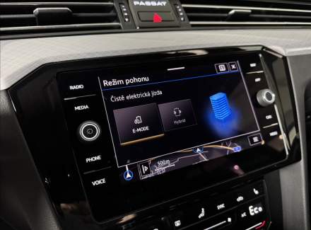 Volkswagen - Passat
