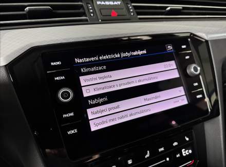Volkswagen - Passat