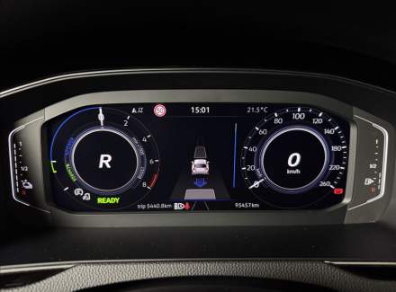 Volkswagen - Passat