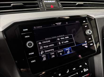 Volkswagen - Passat