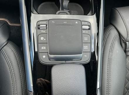 Mercedes-Benz - EQA