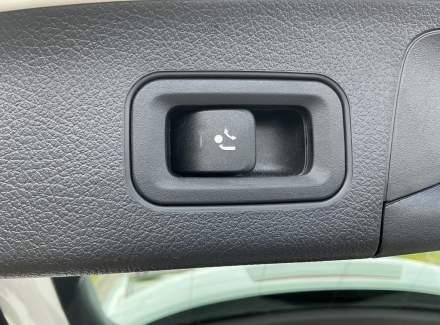 Mercedes-Benz - EQA