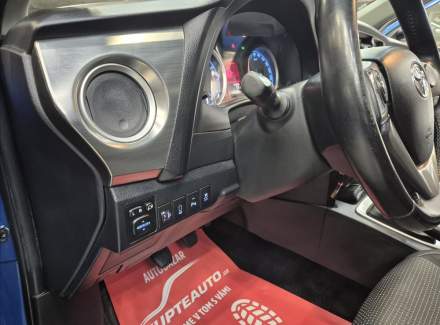 Toyota - Auris