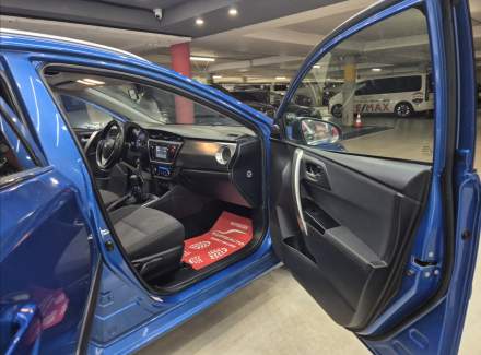Toyota - Auris