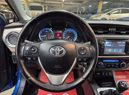 Toyota - Auris