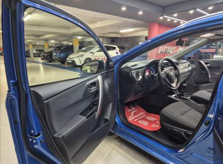 Toyota - Auris