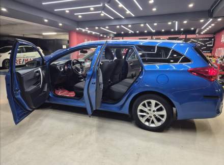 Toyota - Auris