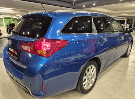 Toyota - Auris