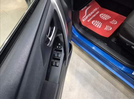 Toyota - Auris