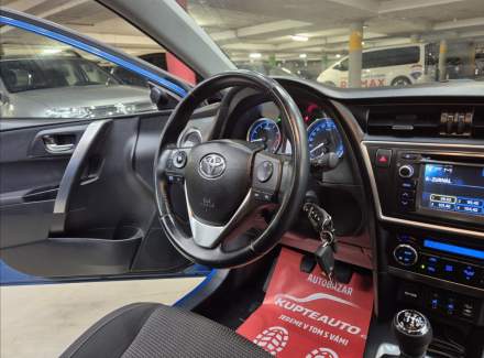 Toyota - Auris