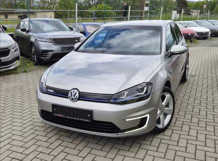 Volkswagen - Golf