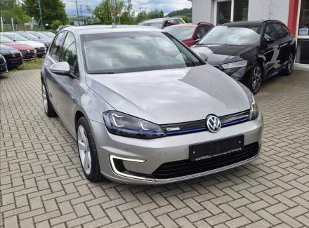 Volkswagen - Golf