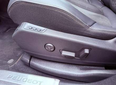 Peugeot - 5008