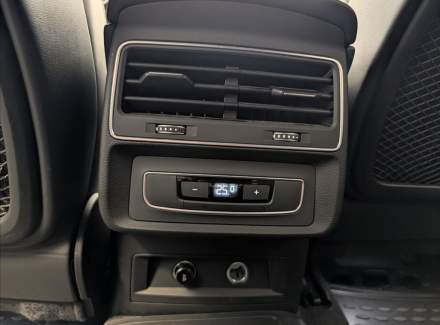 Audi - Q8