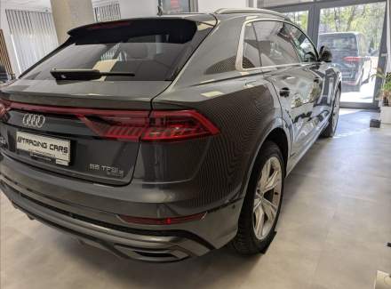 Audi - Q8