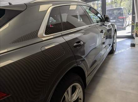 Audi - Q8