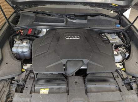 Audi - Q8