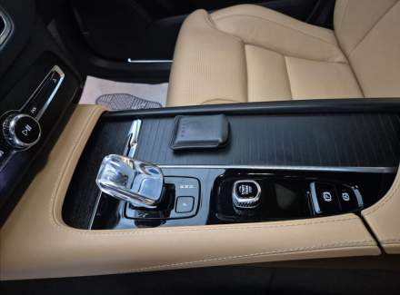 Volvo - XC90