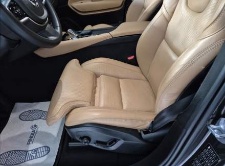 Volvo - XC90