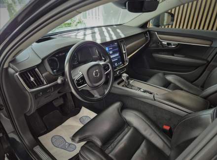Volvo - V90
