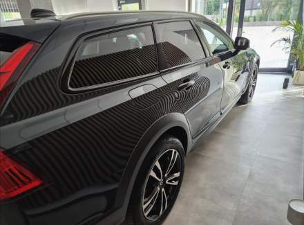 Volvo - V90