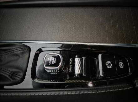 Volvo - V90