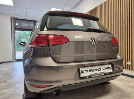 Volkswagen - Golf