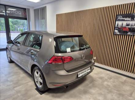 Volkswagen - Golf