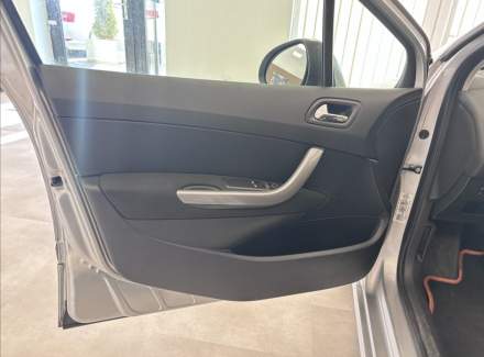 Peugeot - 308