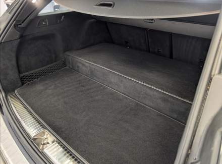 Mercedes-Benz - E-class