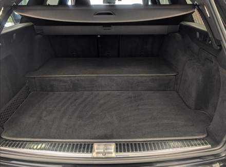 Mercedes-Benz - E-class