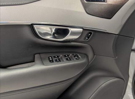 Volvo - XC90