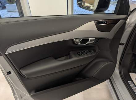 Volvo - XC90