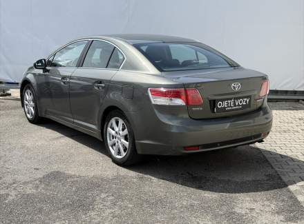 Toyota - Avensis