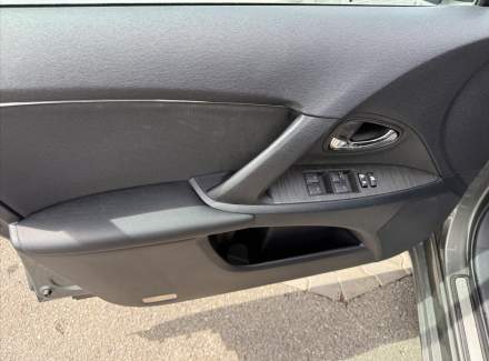 Toyota - Avensis