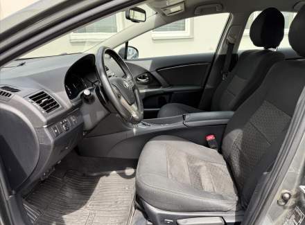 Toyota - Avensis