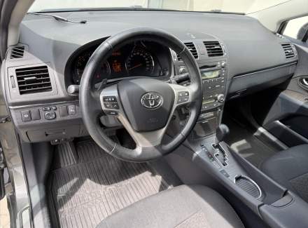 Toyota - Avensis