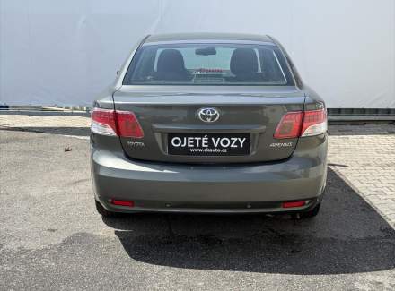 Toyota - Avensis