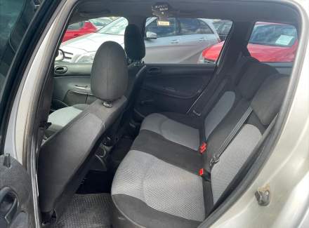 Peugeot - 206