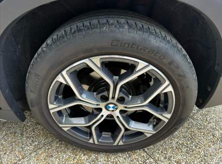 BMW - X1