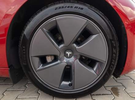 Tesla - Model 3